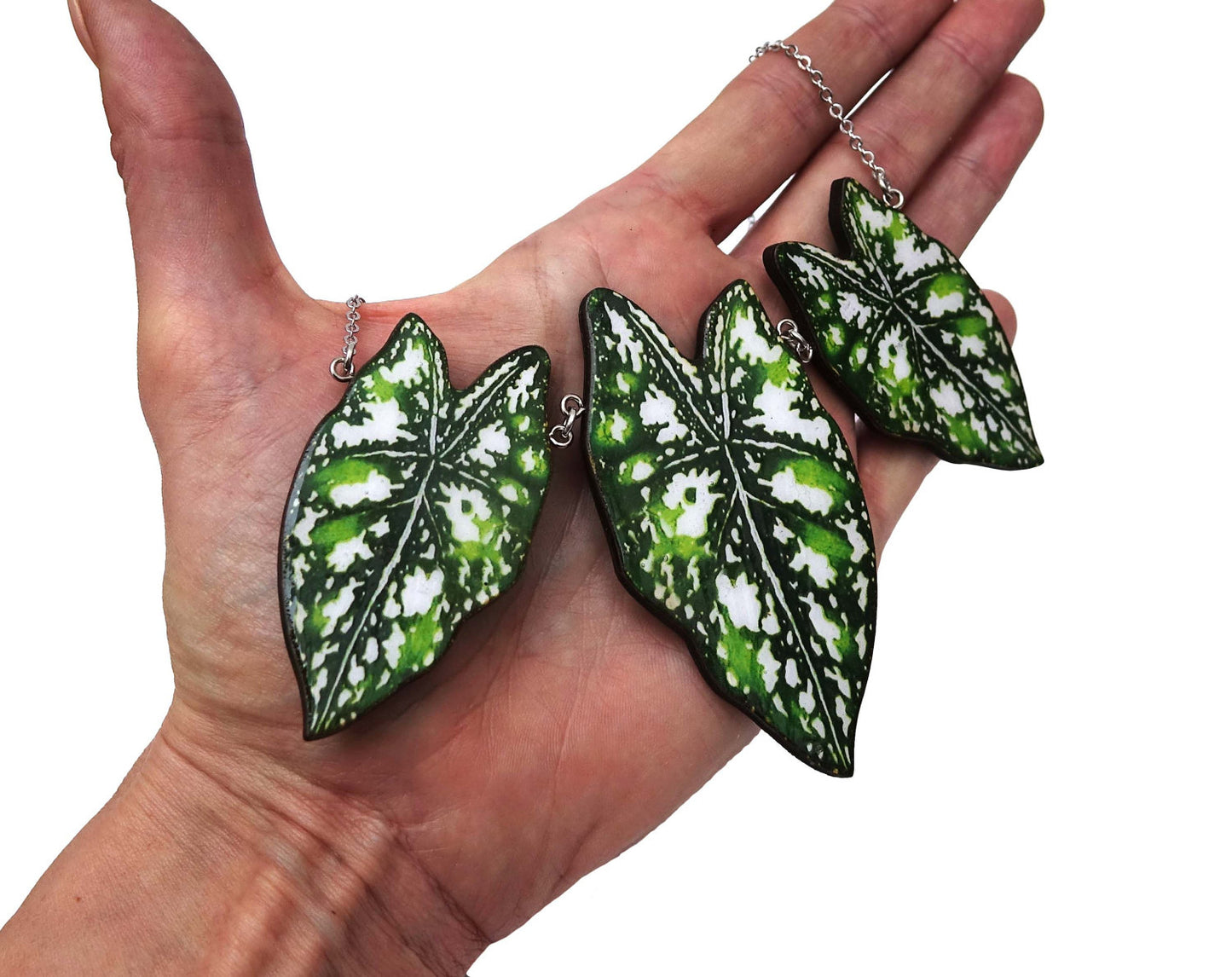 Tropical leaf necklace