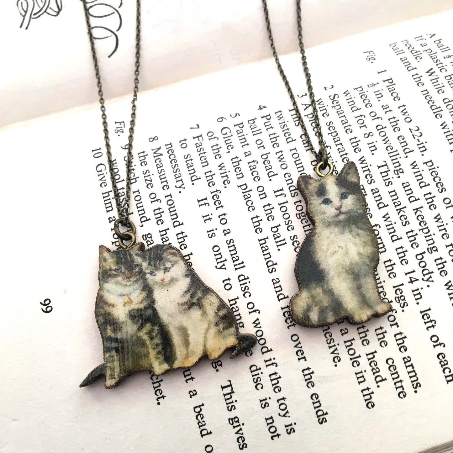 Kitten necklace