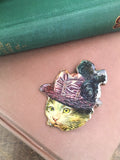 Tabby cat brooch