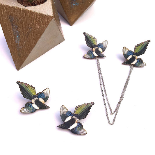 Magpie pin collar pins