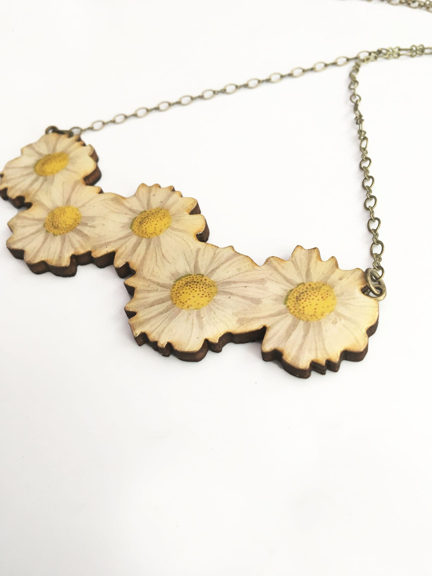 Daisy chain necklace